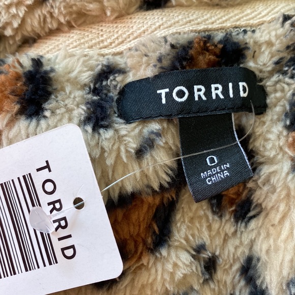 TORRID LEOPARD FAUX FUR ZIP JACKET😍 brand new! - Picture 8 of 8